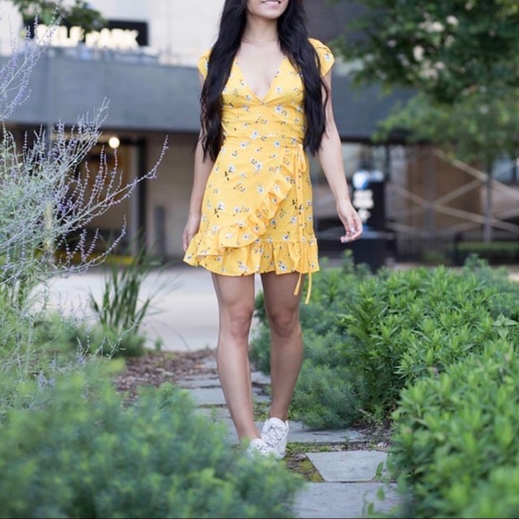 Yellow Ruffle Summer Dress ☀️ - Picture 3 of 3